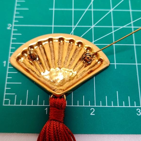 CHICO'S Asian Style Fan with Burnt Orange Tassell Brooch - Picture 5 of 8